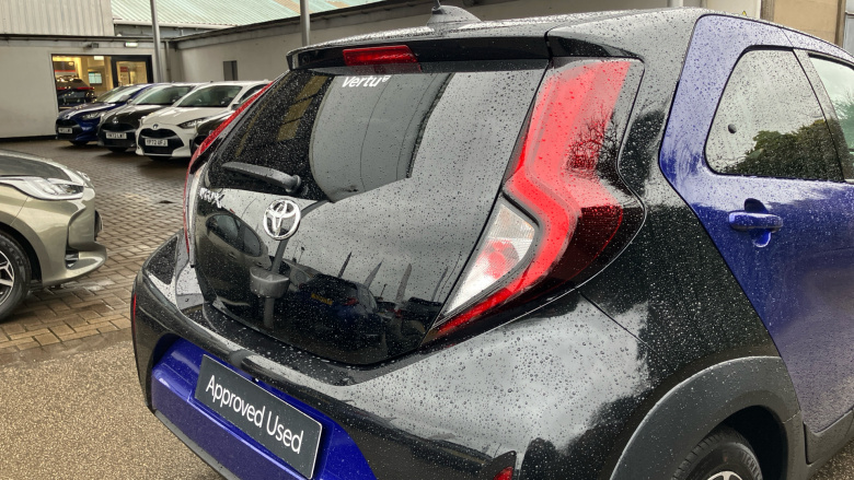 Toyota Aygo X 1.0 VVT-i Edge 5dr Petrol Hatchback